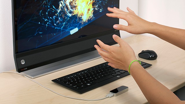 Leap Motion on desk